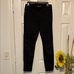 By Rock & Republic  Black skinny jeans Sz 10m